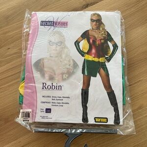 Robin Halloween Costume - brand new